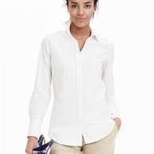 Banana Republic Seersucker White Buttondown